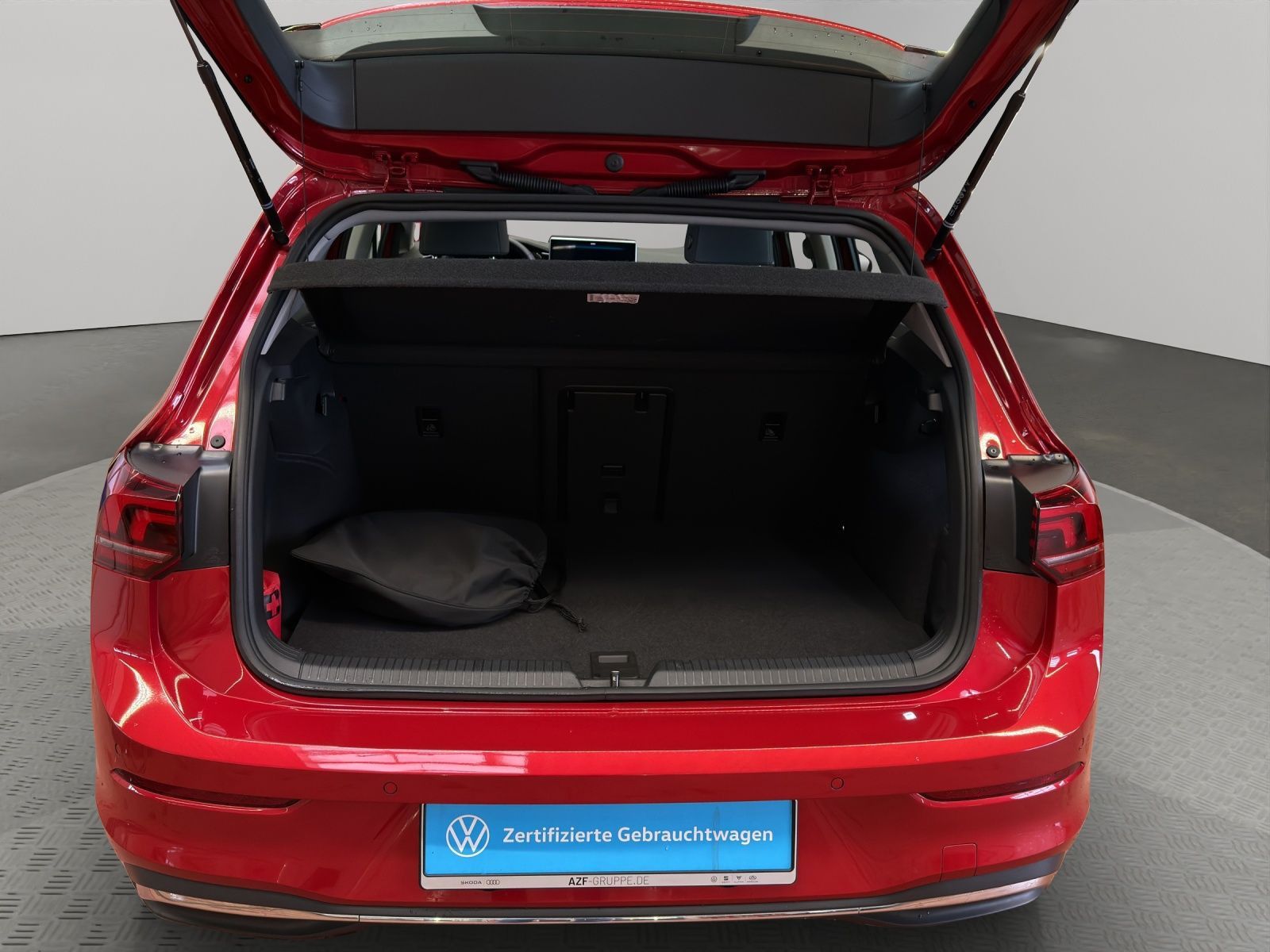Volkswagen Golf VIII 1.5 eTSI eHybrid Style NAV+ACC+HUD+360