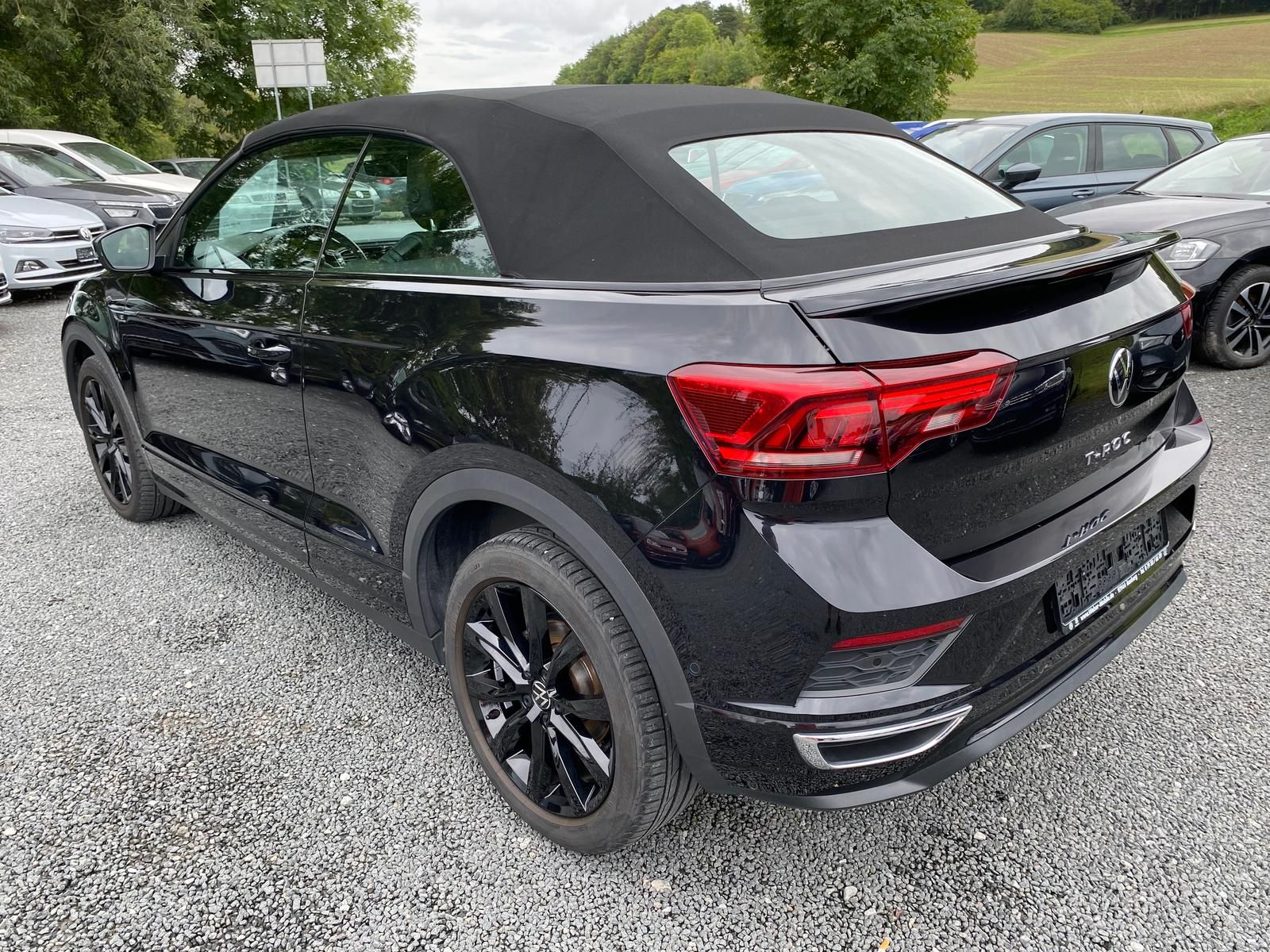 Volkswagen T-Roc R-Line - Samsaru's Car Outlet
