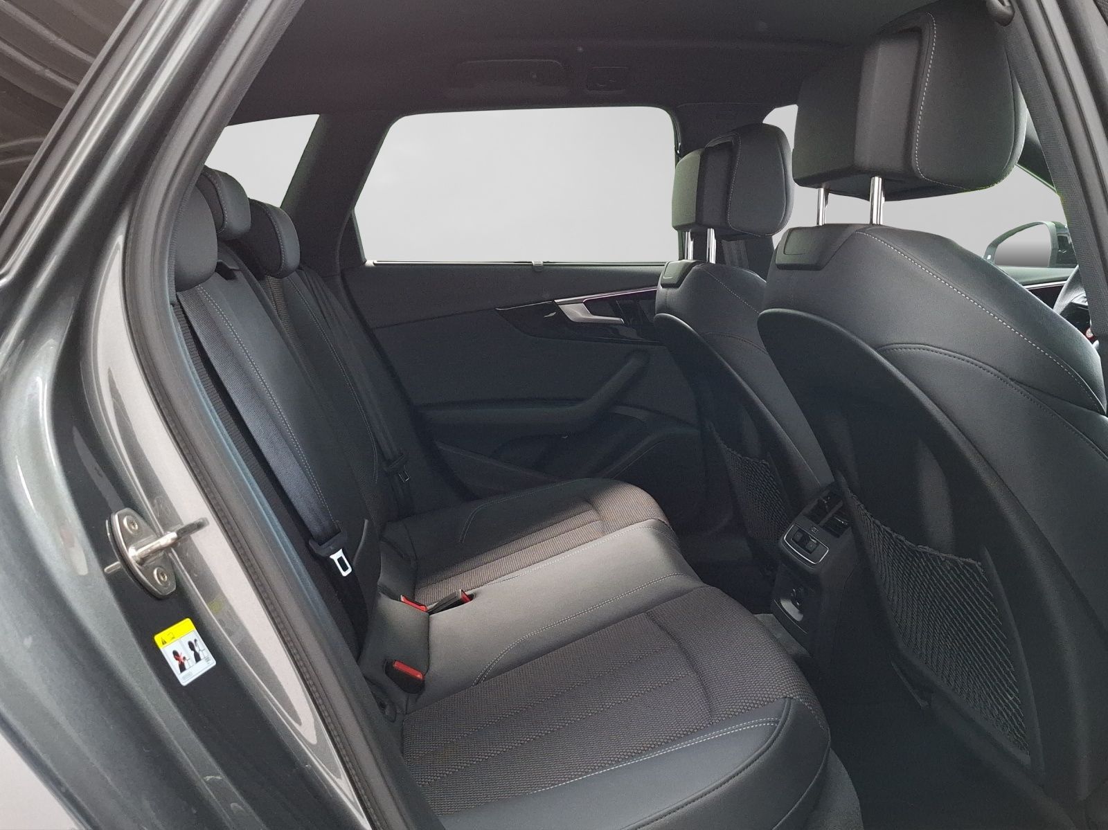 Audi A4 Avant 40 TFSI Q S LINE LM19 VIRTUAL S-SITZE