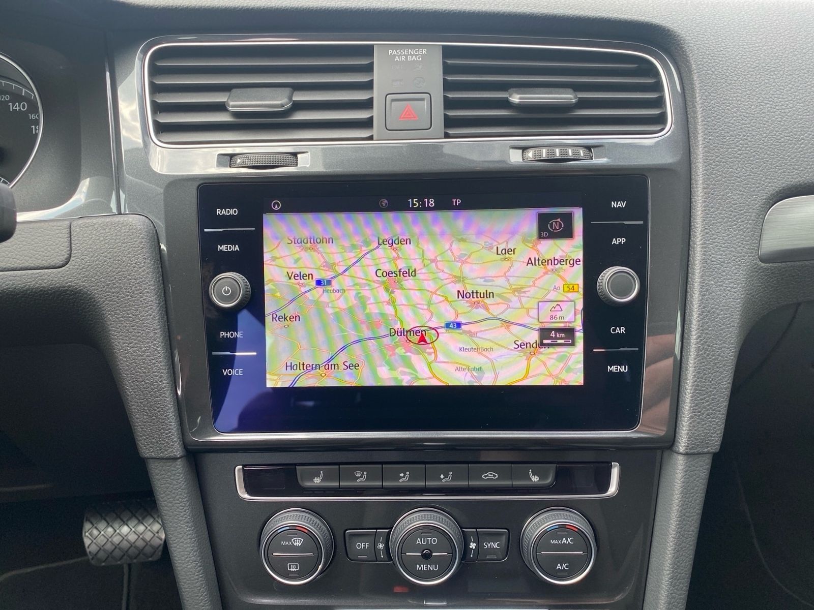 Volkswagen Golf VII 1.5 TSI DSG COMFORT - Samsaru's Car Outlet