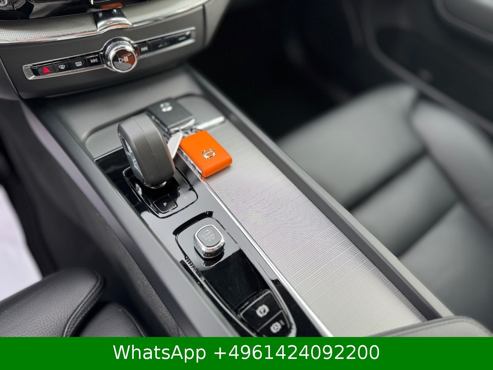 Volvo XC60 Plus Dark AWD AHK|KAMERA|H&K