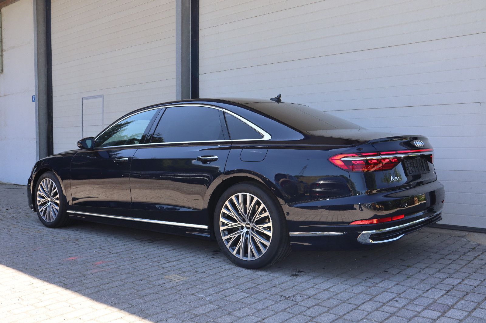 Audi A8L 60 TFSI e lang exclusive S-Line - Samsaru's Car Outlet