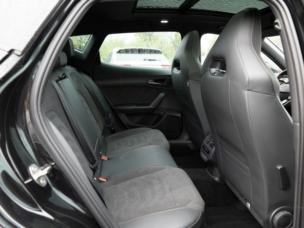 Cupra Formentor 2.0 TSI VZ Tribe Edition PANO AHK 360°