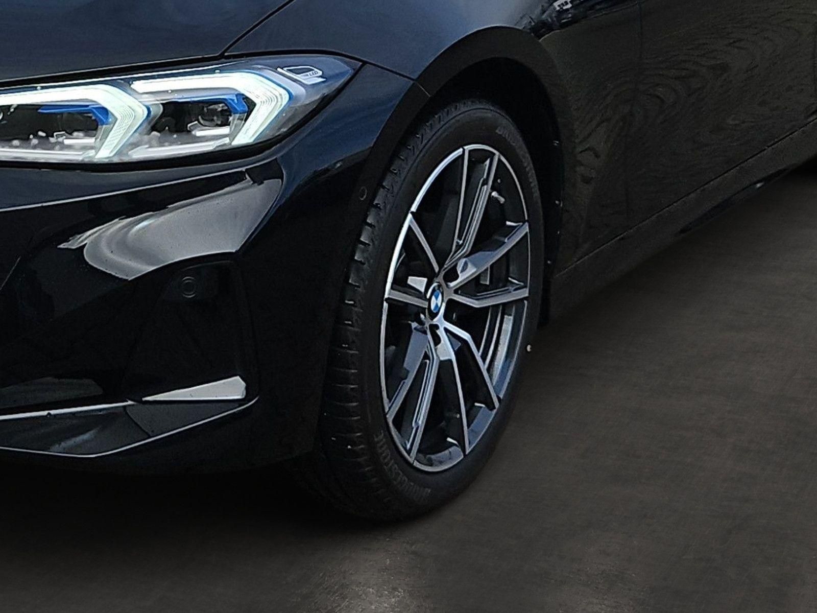 BMW 318d Touring/NAVI/AHK/LED/DAB/HUD/LiveCockpit
