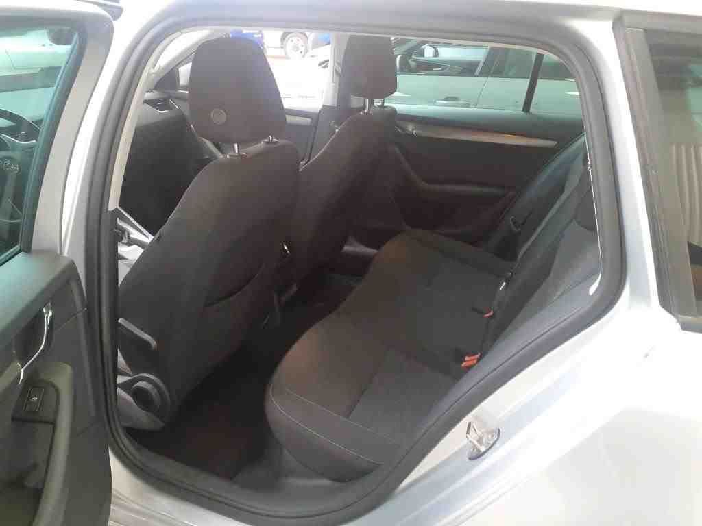 Skoda Octavia Combi DSG - Samsaru's Car Outlet