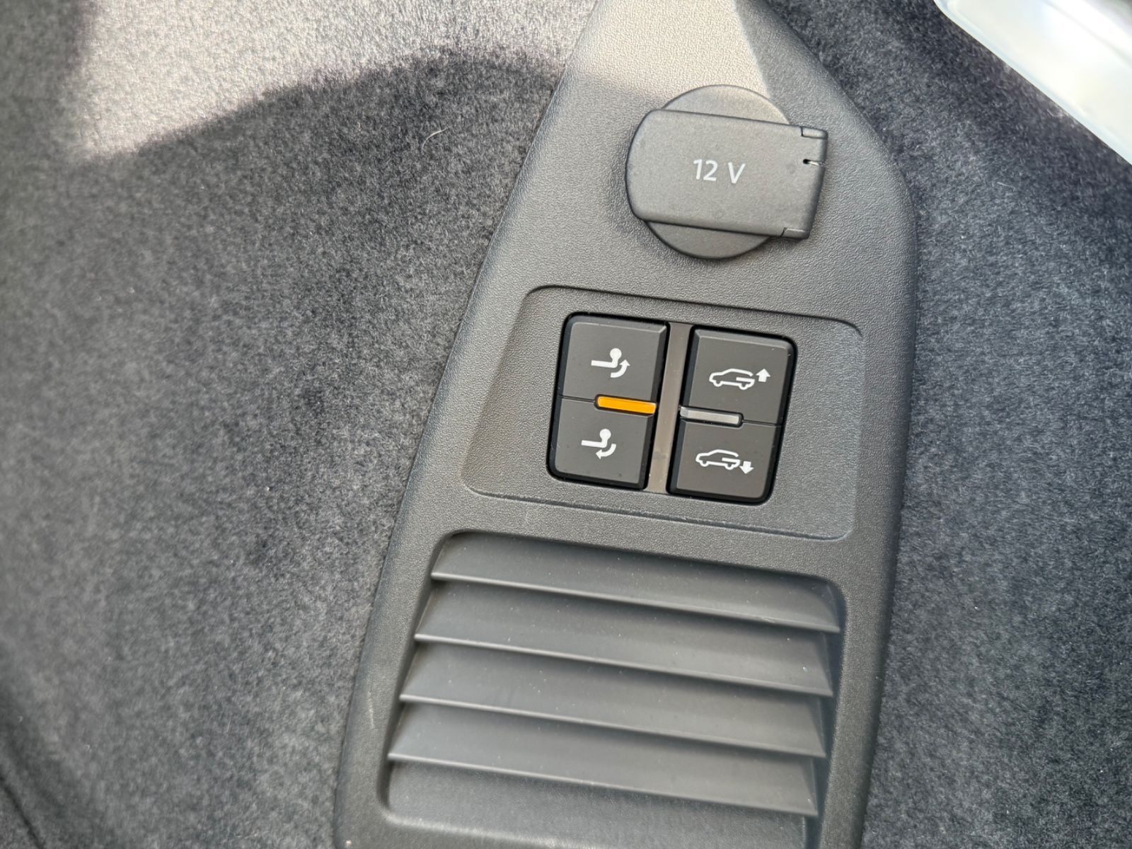 Volkswagen Touareg TDI Luft ACC Stdhzg AHK Pano Allradlenk