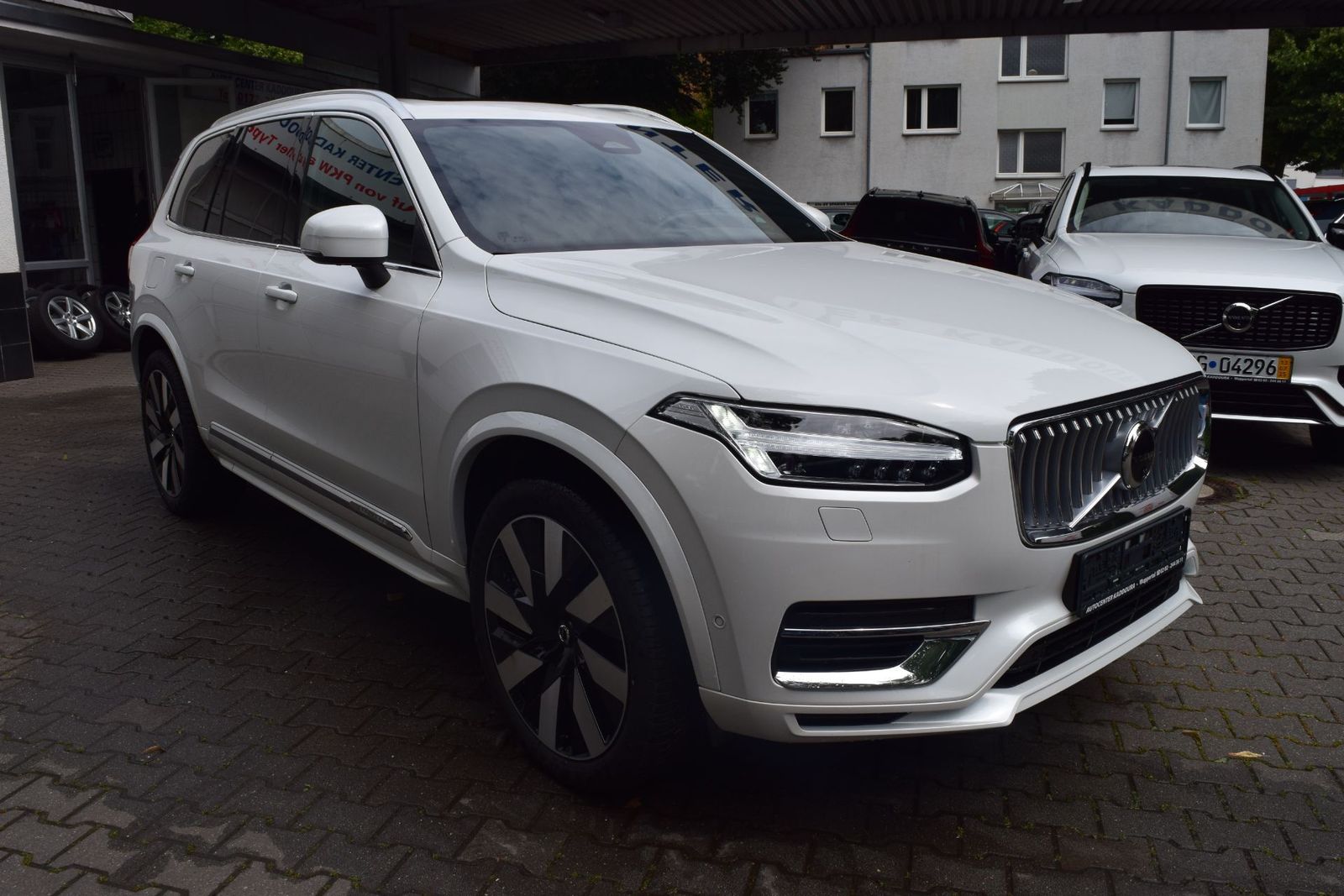 Volvo XC90 T8 AWD Plus - Samsaru's Car Outlet