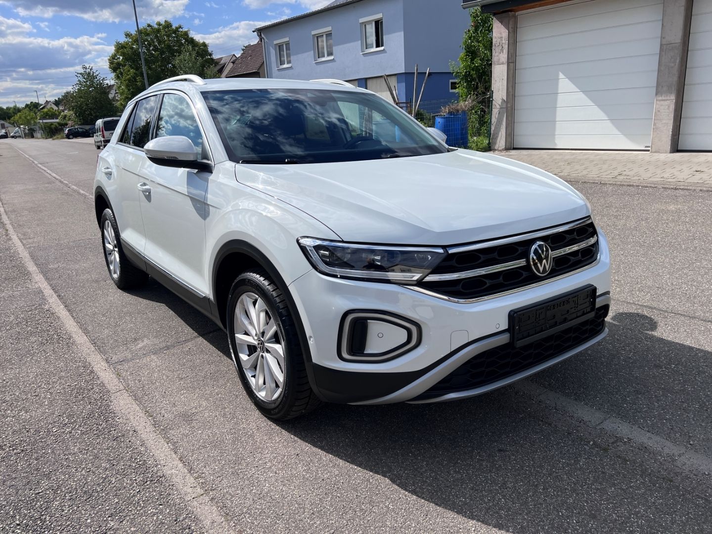Volkswagen T-Roc 1.0TSI Style - Samsaru's Car Outlet