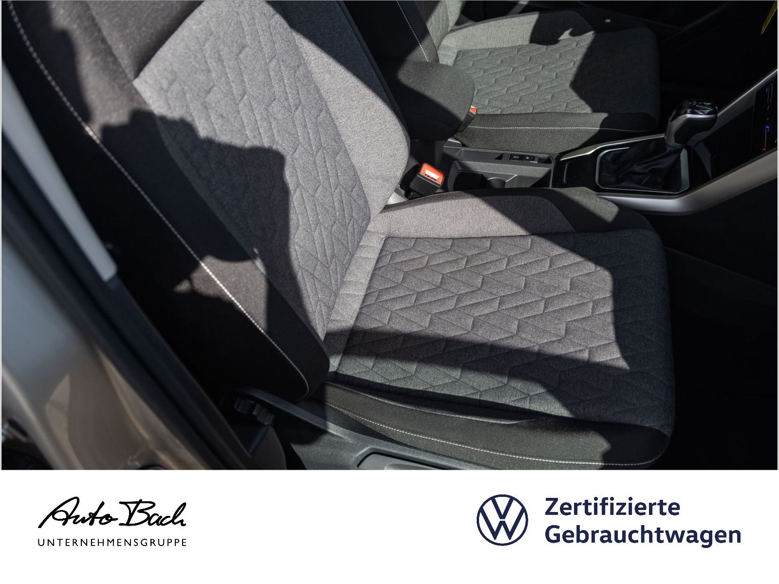 Volkswagen T-Roc 1.5 TSI MOVE DSG - Samsaru's Car Outlet