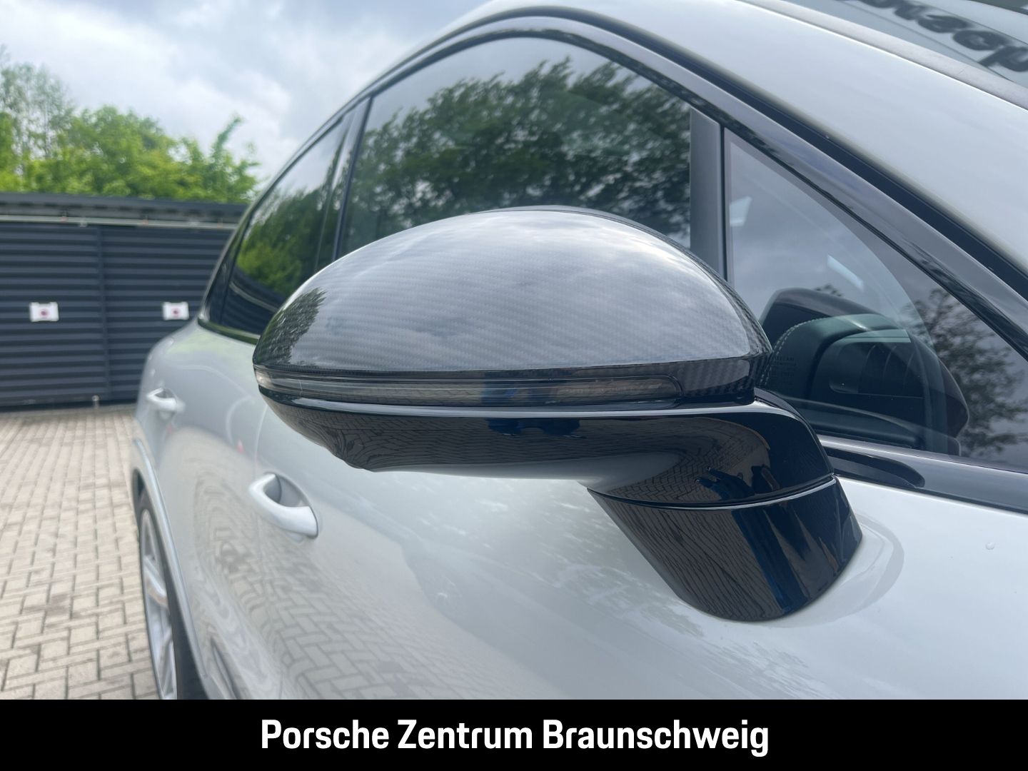 Porsche Cayenne GTS Coupe InnoDrive HA-Lenkung Head-Up