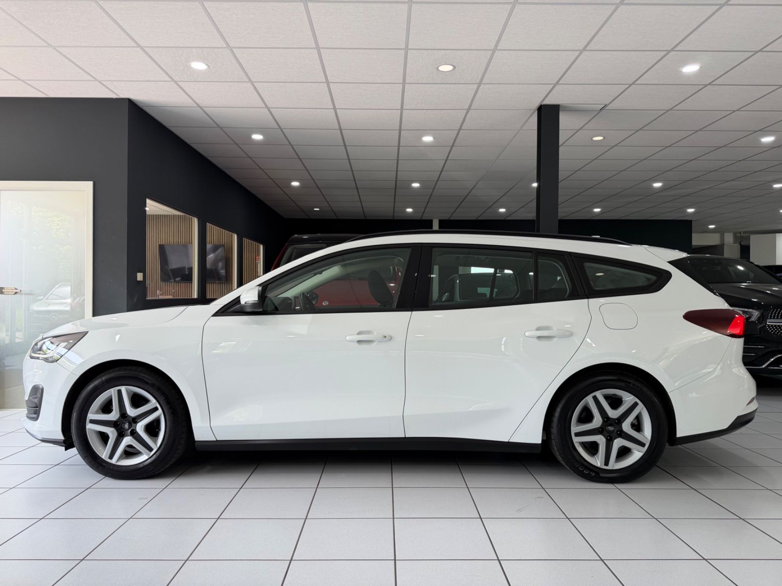 Ford Focus Turnier C&C*AUTOMATIK*KAMERA*TOT-W*ACC*