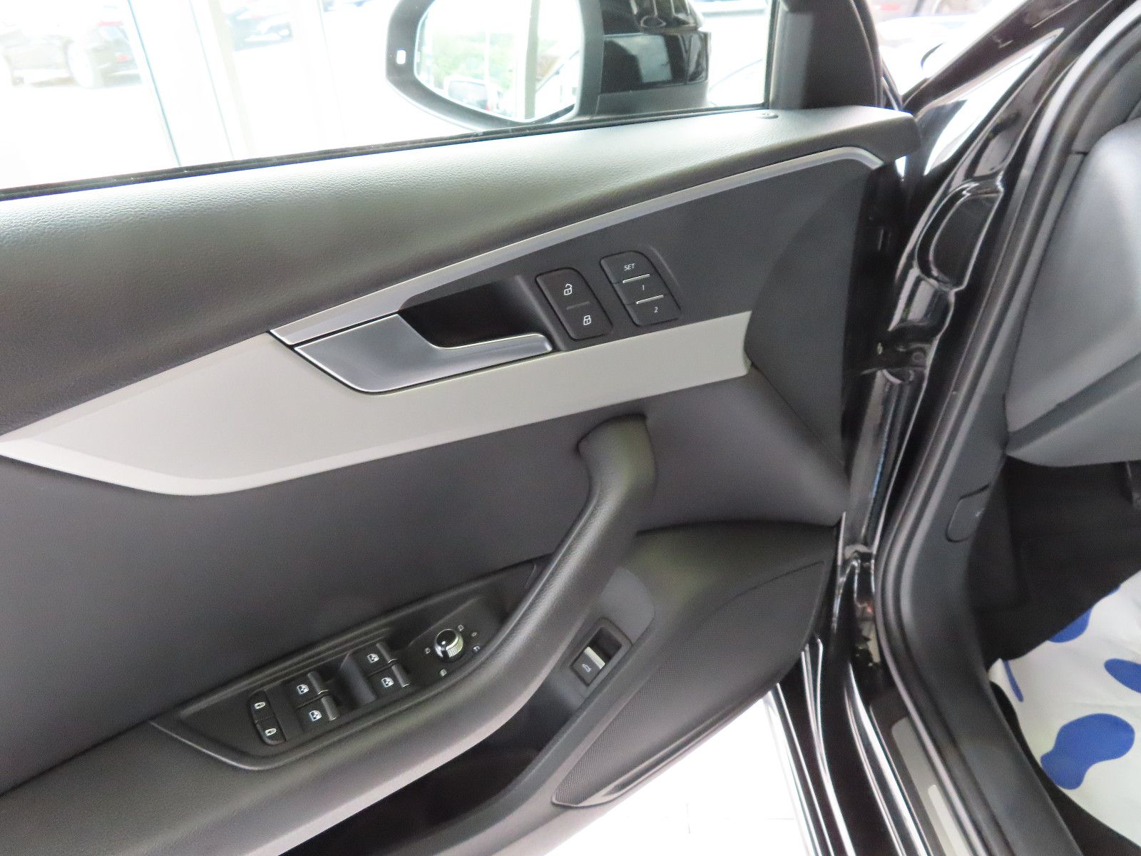 Audi A4 Avant 40 TDI advanced - Samsaru's Car Outlet