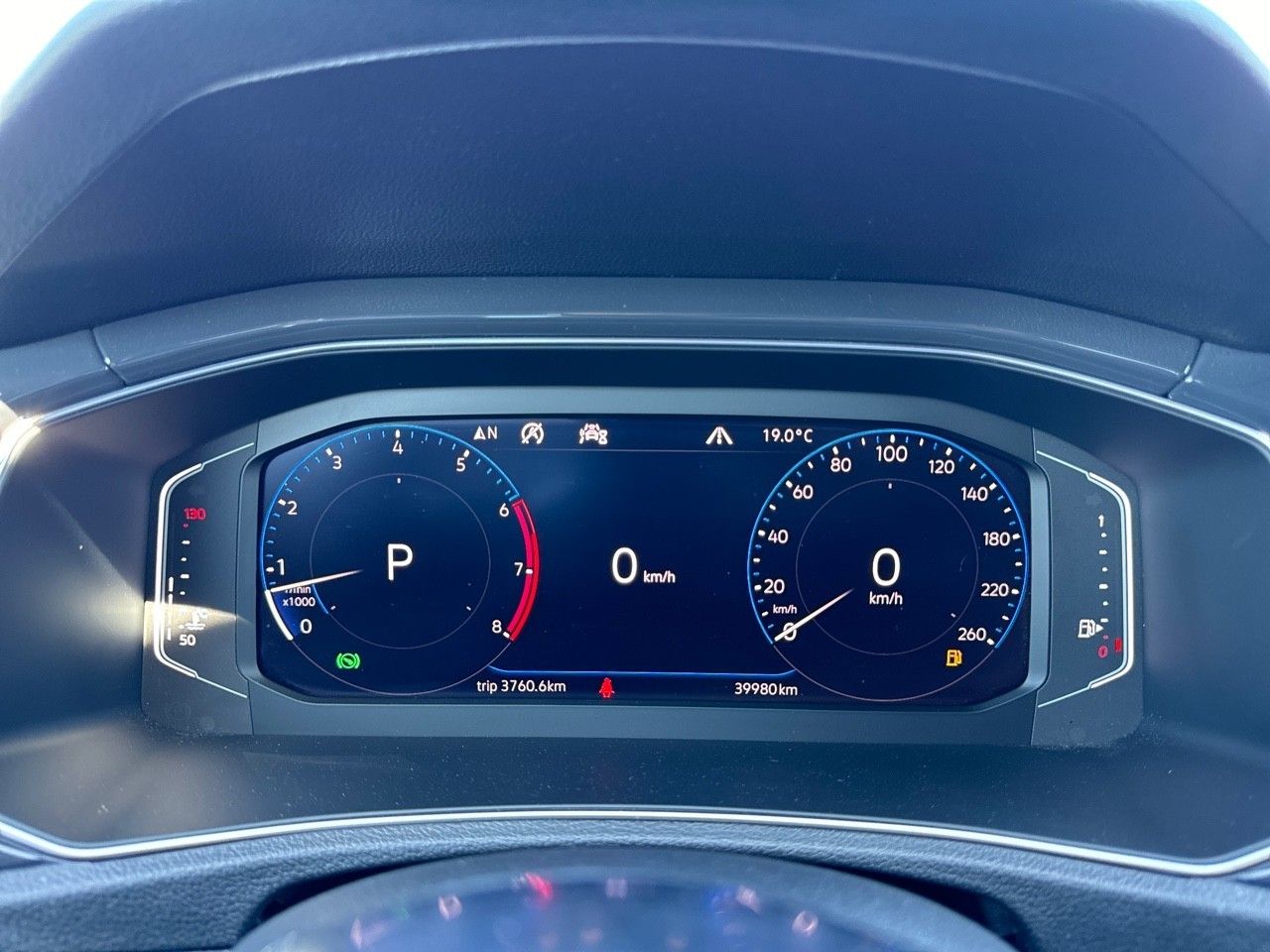 Volkswagen T-Roc Sport - Samsaru's Car Outlet