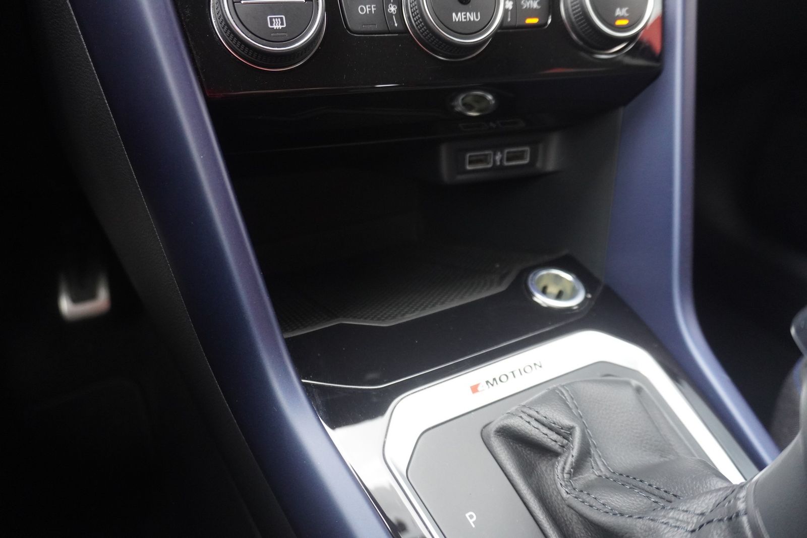Volkswagen T-Roc 2.0 TDI R-Line 4M DSG - Samsaru's Car Outlet