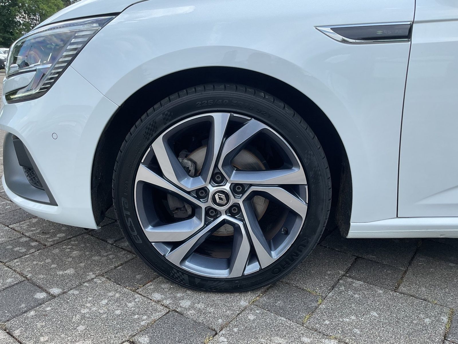 Renault Megane Grandtour E-Tech R.S. Line PLUG-IN - Samsaru's Car Outlet