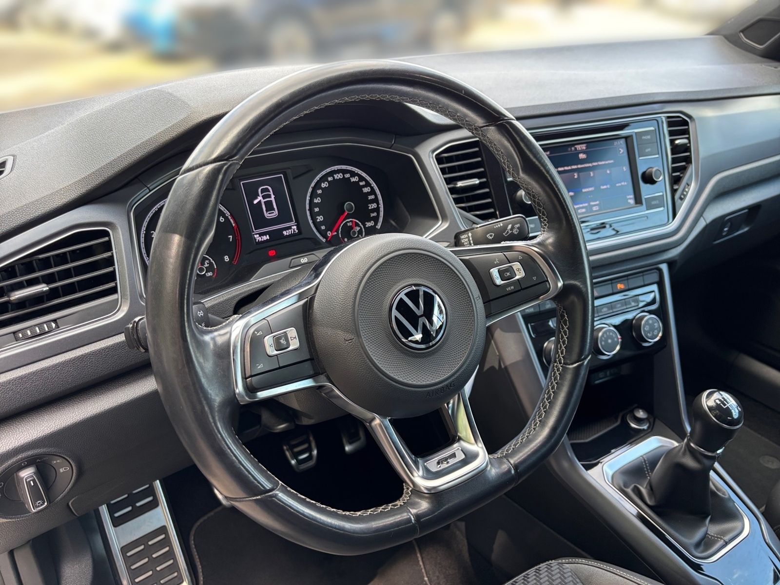 Volkswagen T-Roc R-LINE - Samsaru's Car Outlet
