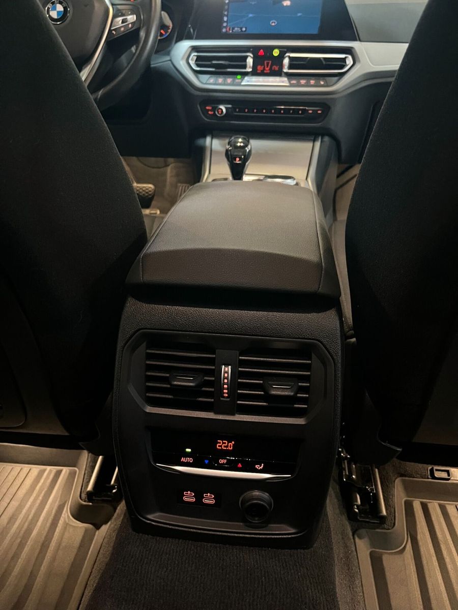 BMW 320d Touring xDrive Business - Samsaru's Car Outlet