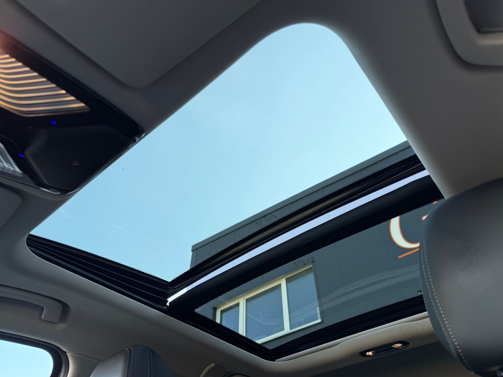 BMW 320 d xDrive LUXURY - Samsaru's Car Outlet
