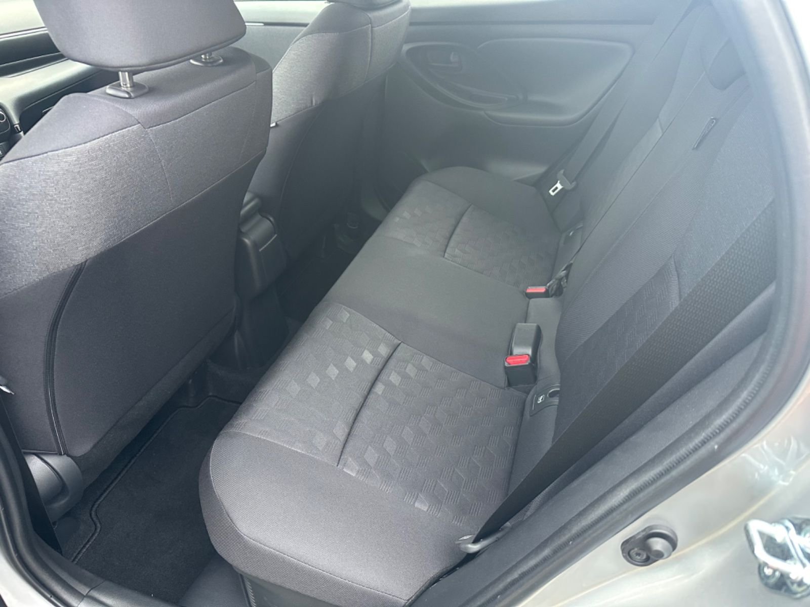 Toyota Yaris Hybrid Style Comfort/PDC/TW/LED/CarPlay