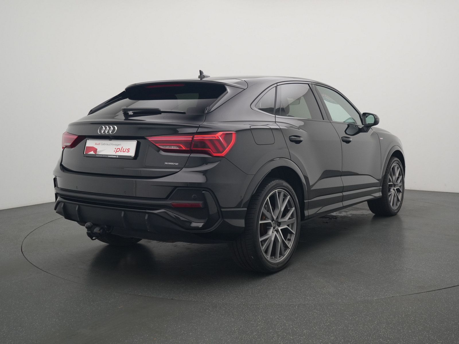 Audi Q3 Sportback 45 quattro S line - Samsaru's Car Outlet