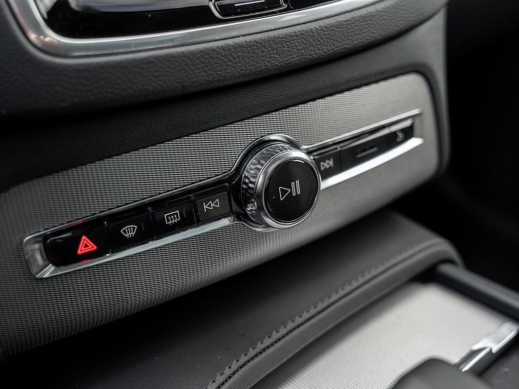 Volvo XC90 T8 AWD Plus Dark Panorama, AHK