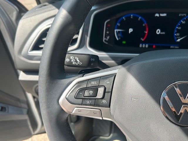 Volkswagen T-Roc 1.5 TSI Style - Samsaru's Car Outlet