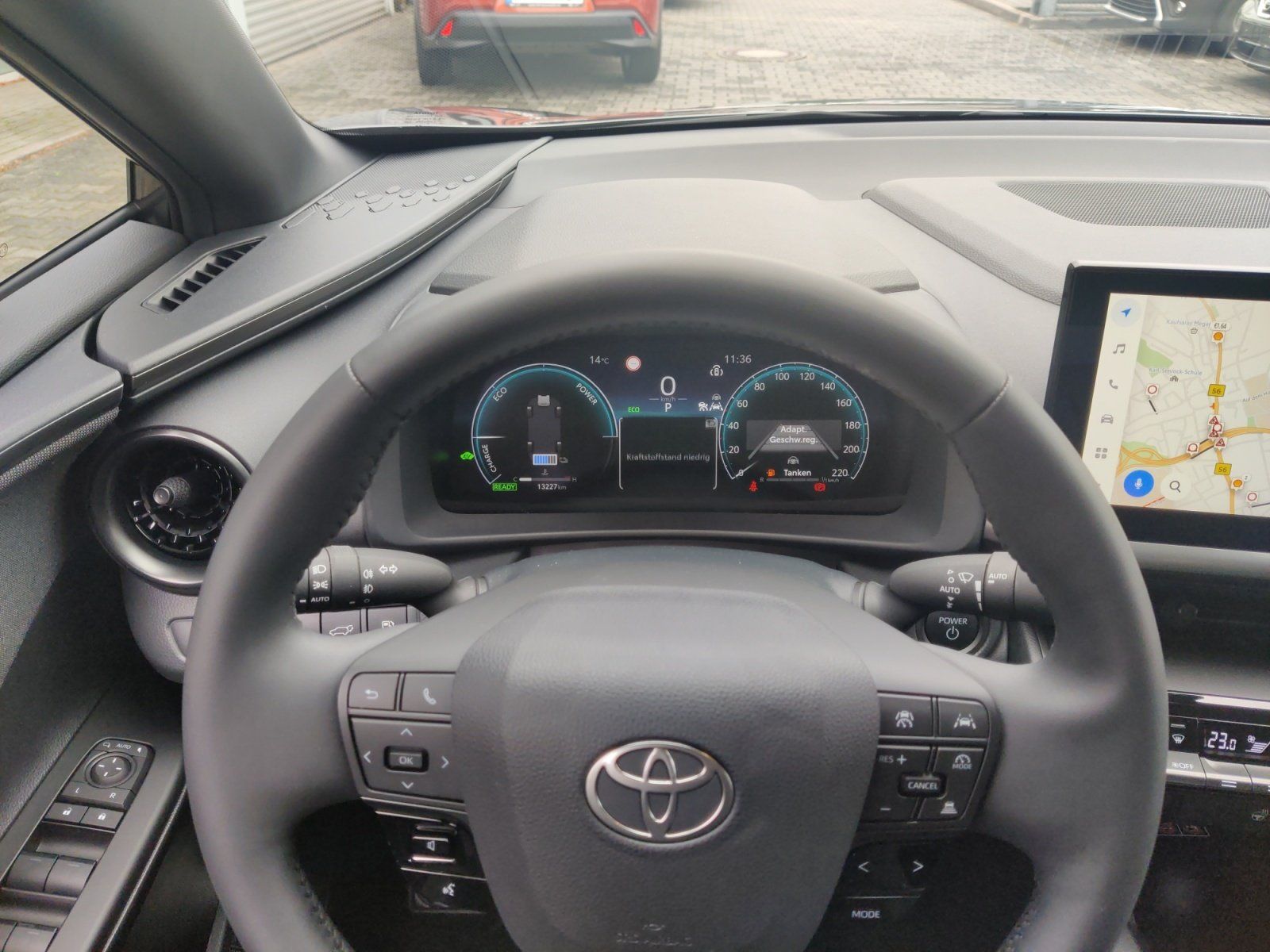 Toyota C-HR Hybrid Team D * Jahreswagen * wenig KM