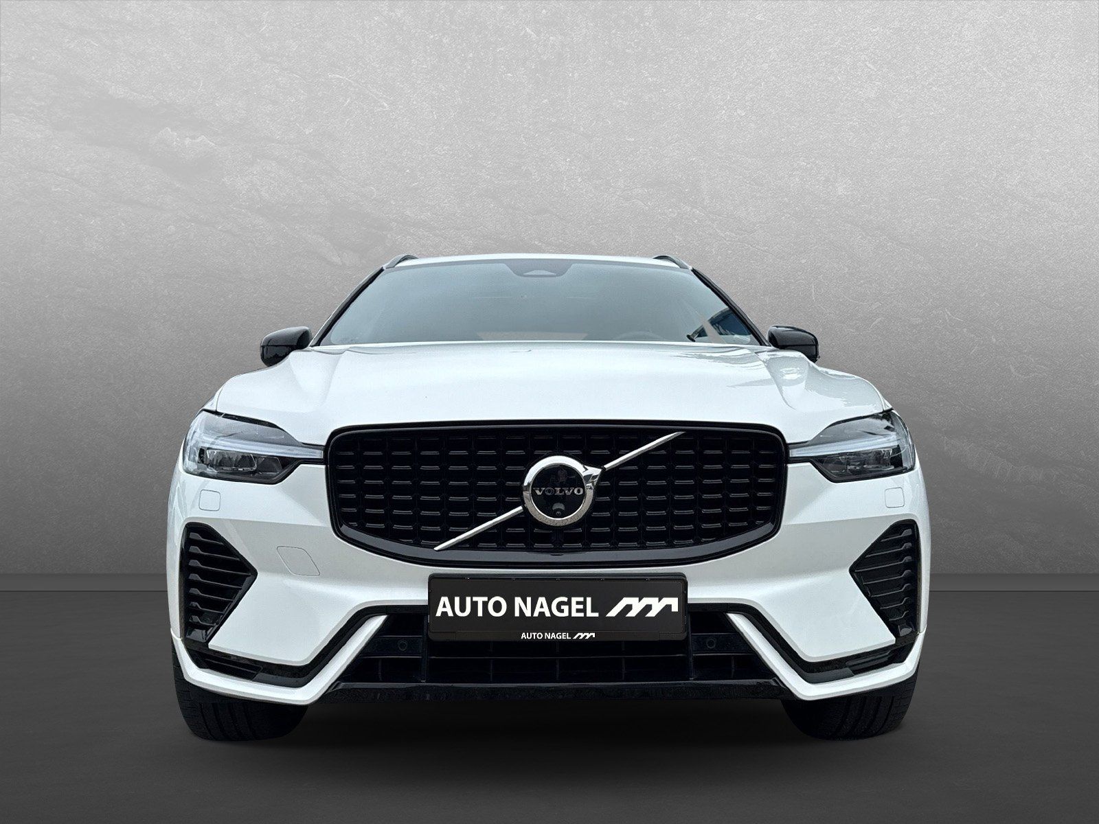 Volvo XC60 Recharge T8 AWD Plus Dark
