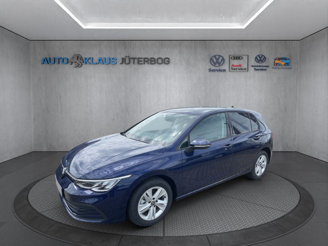 Volkswagen Golf VIII 1.5 eTSI - Samsaru's Car Outlet