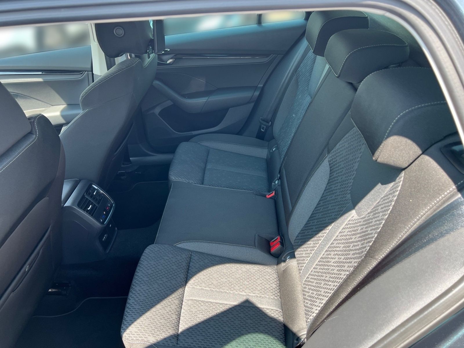 Skoda Octavia Combi 1.0 TSI Clever - Samsaru's Car Outlet