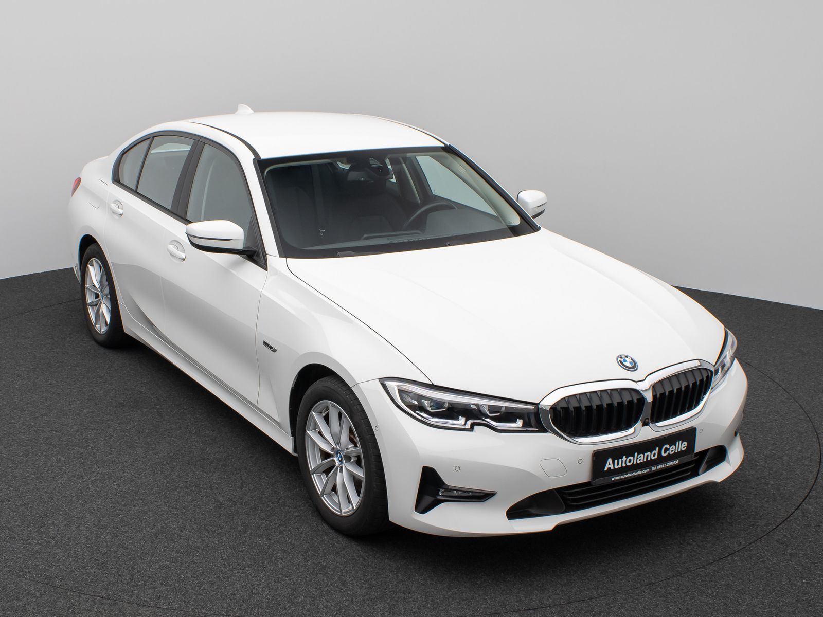 BMW 320e - Samsaru's Car Outlet