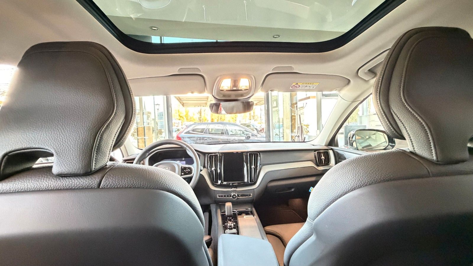 Volvo XC60 B5 Benzin Ultra Dark AWD/AHK/Luftfahrw./+++