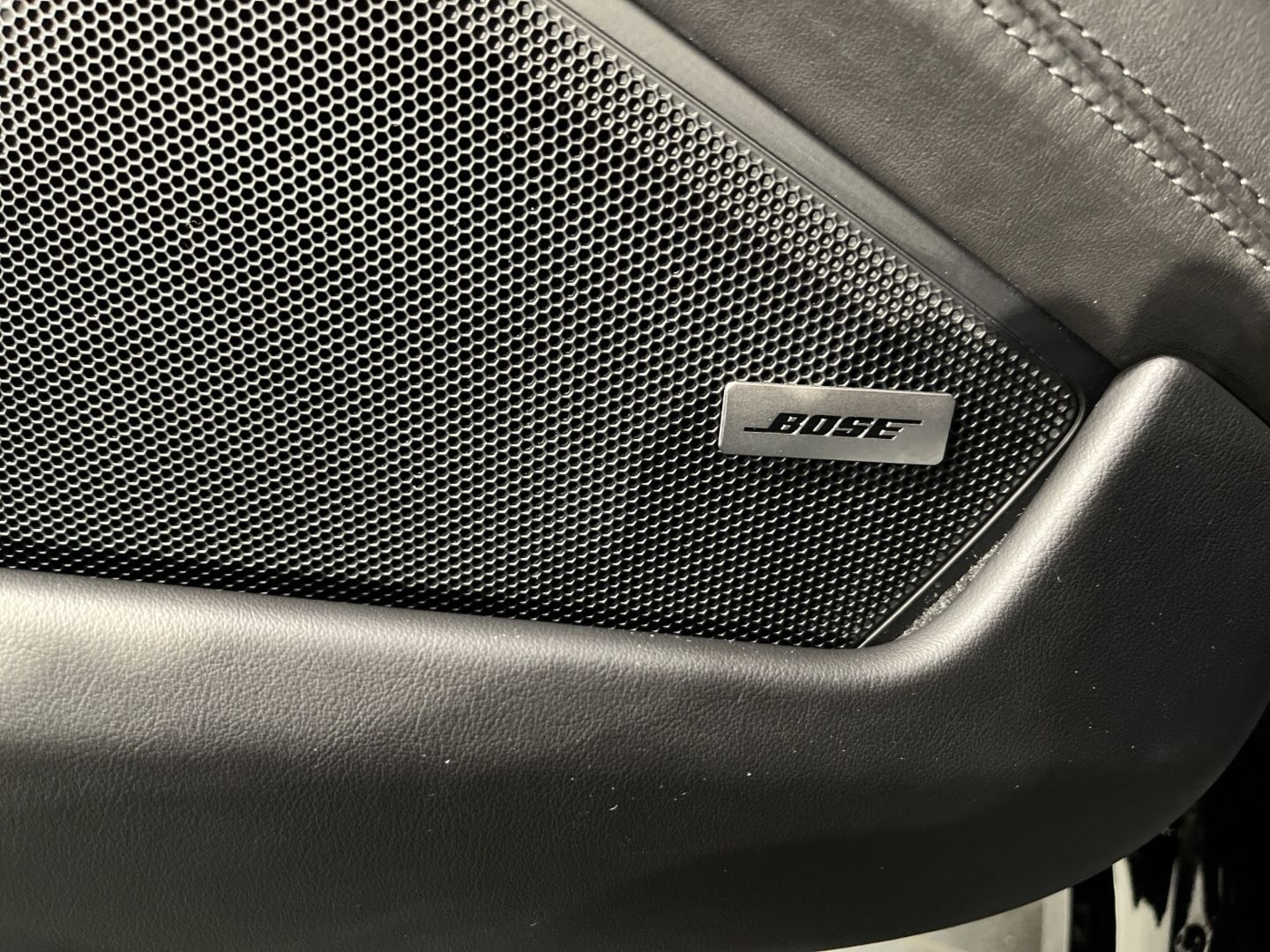 Porsche 992 911 Carrera 4 GTS Cabrio BOSE Surround View