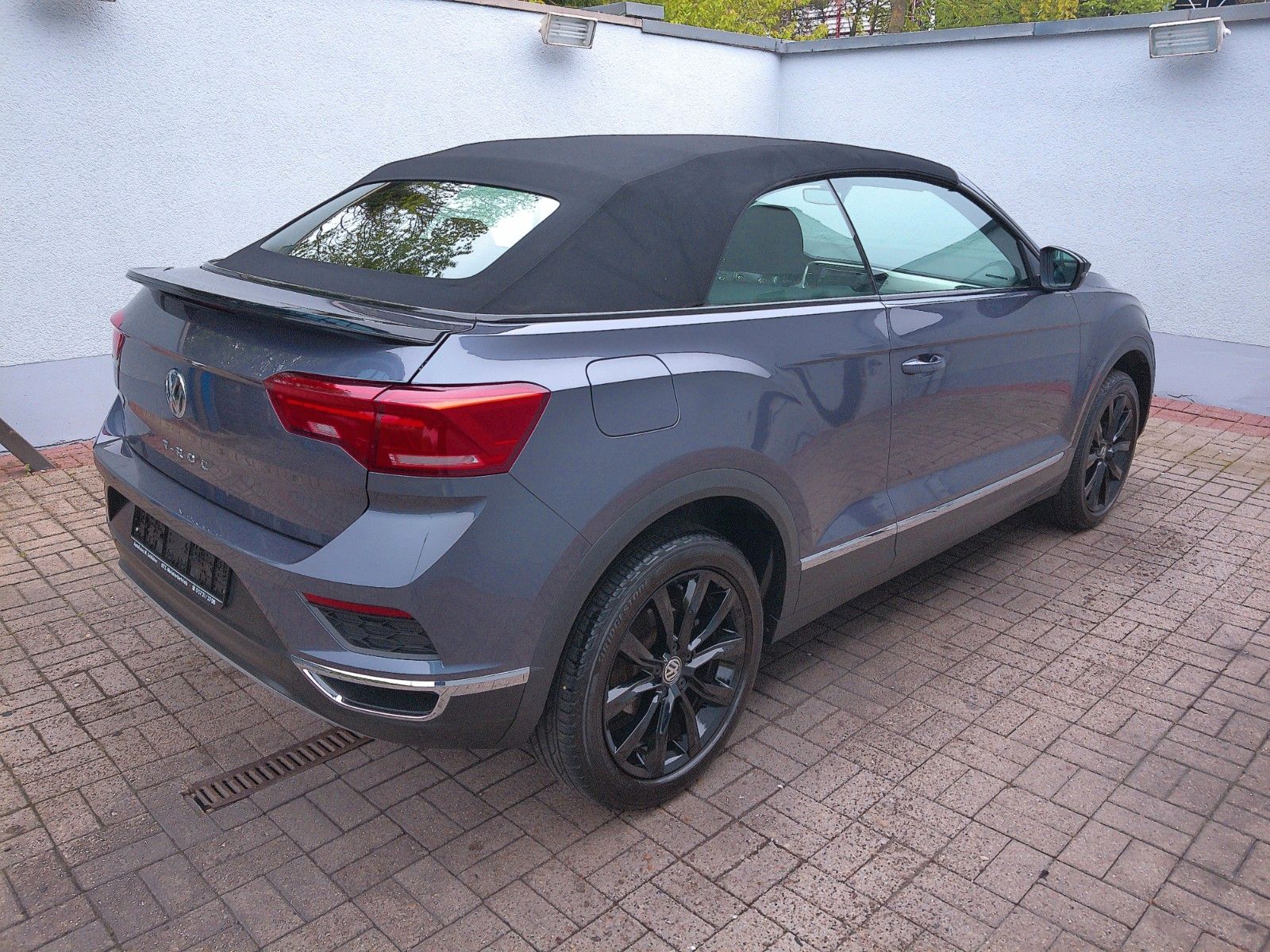 Volkswagen T-Roc Style Black - Samsaru's Car Outlet