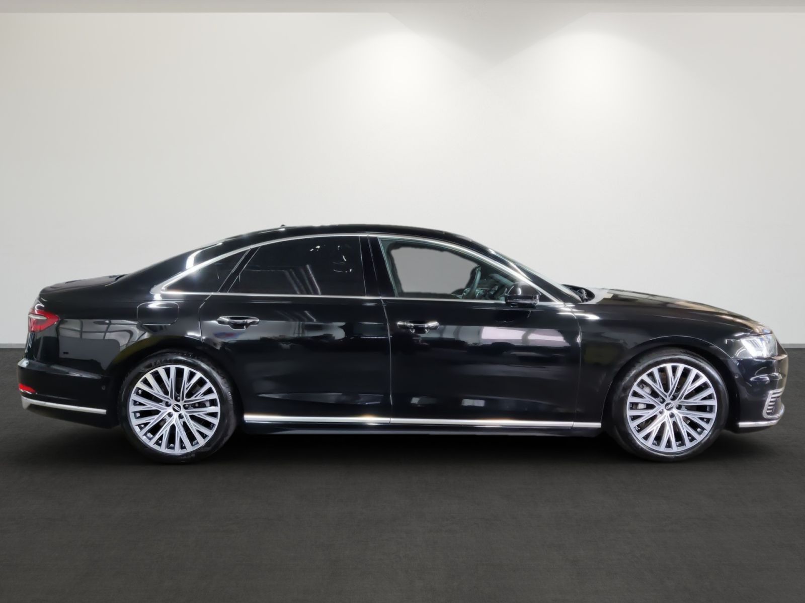 Audi A8 60 TFSI e quattro - Samsaru's Car Outlet