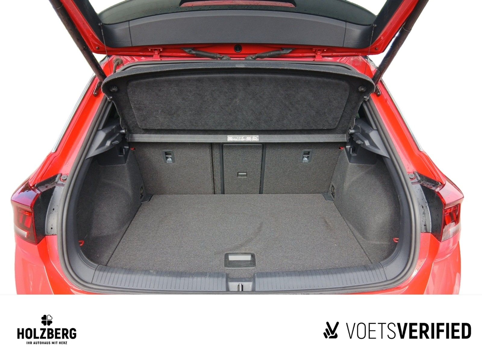 Volkswagen T-Roc 1.5 TSI Sport DSG - Samsaru's Car Outlet