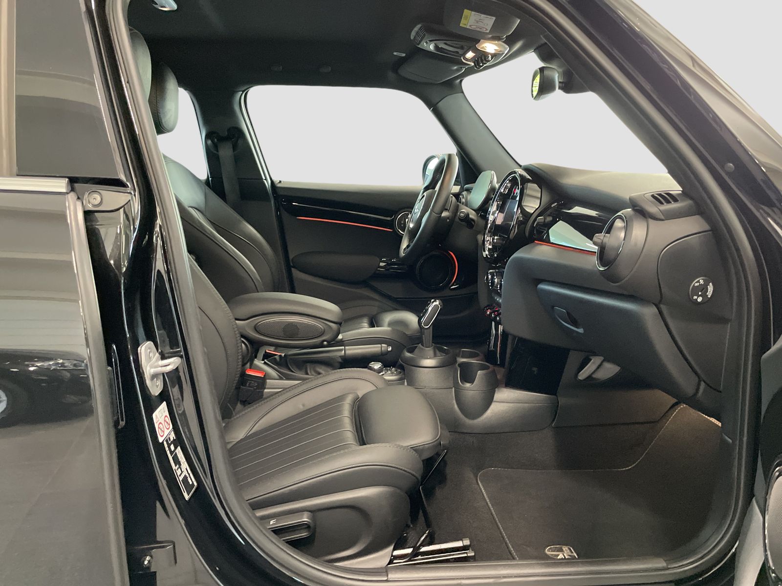 MINI Cooper - Samsaru's Car Outlet