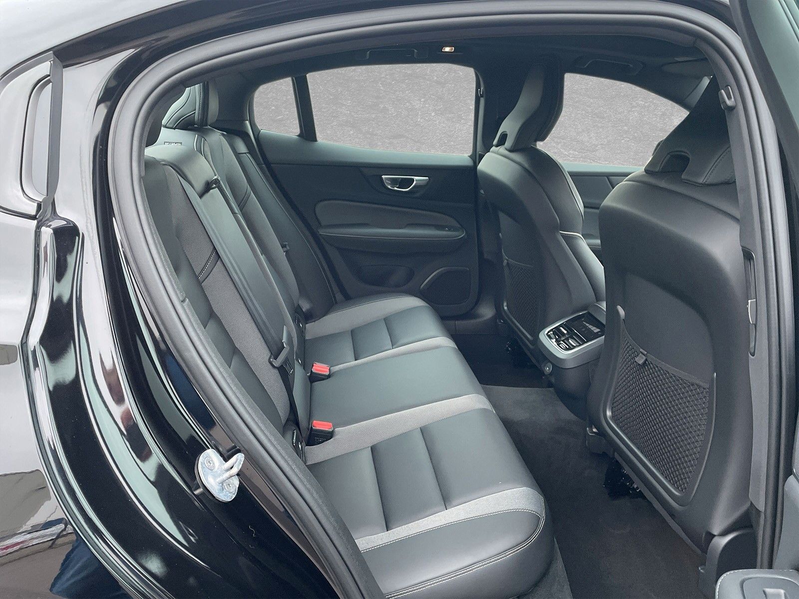 Volvo S60 B5 AWD Mild-Hybrid Ultimate Dark ACC BLIS SD