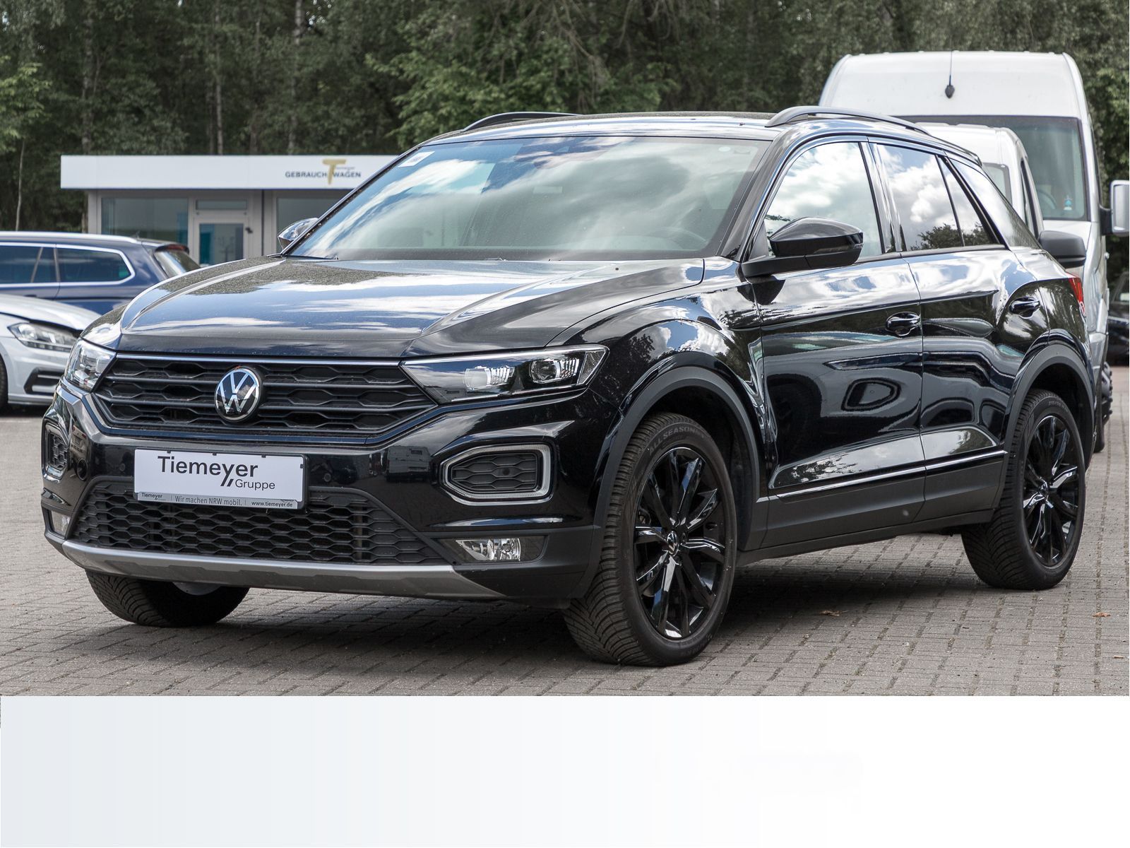 Volkswagen T-Roc 1.5 TSI SPORT BLACK - Samsaru's Car Outlet