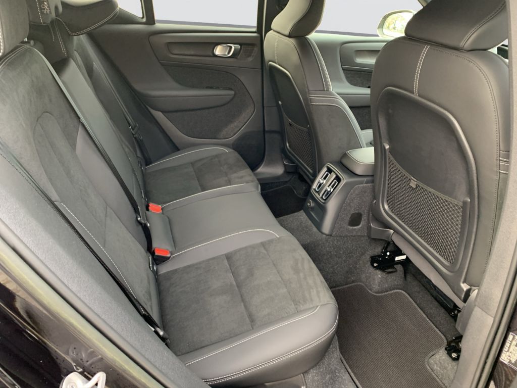 Volvo XC40 T5 Recharge DKG Plus Dark,AHK,KAMERA,LED