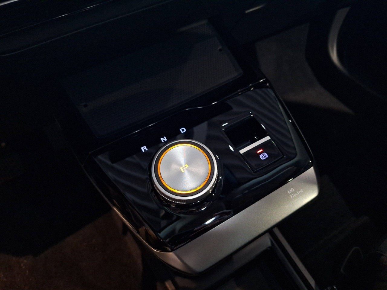 MG 4 Electric 64 kWh Luxury ACC PDC RFK DAB Nav Shz