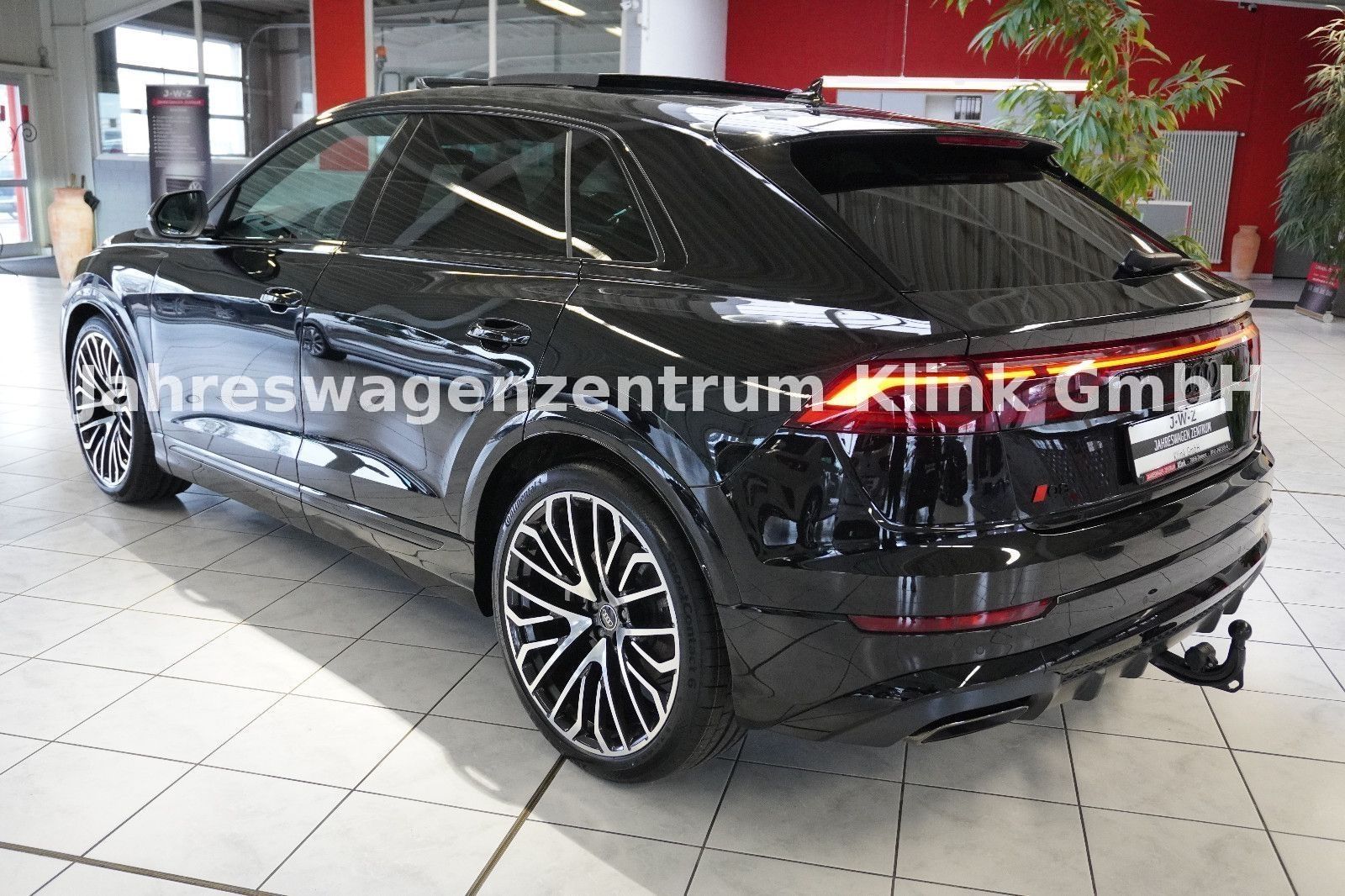 Audi Q8 S-Line 50 tdi quattro tiptronic - Samsaru's Car Outlet