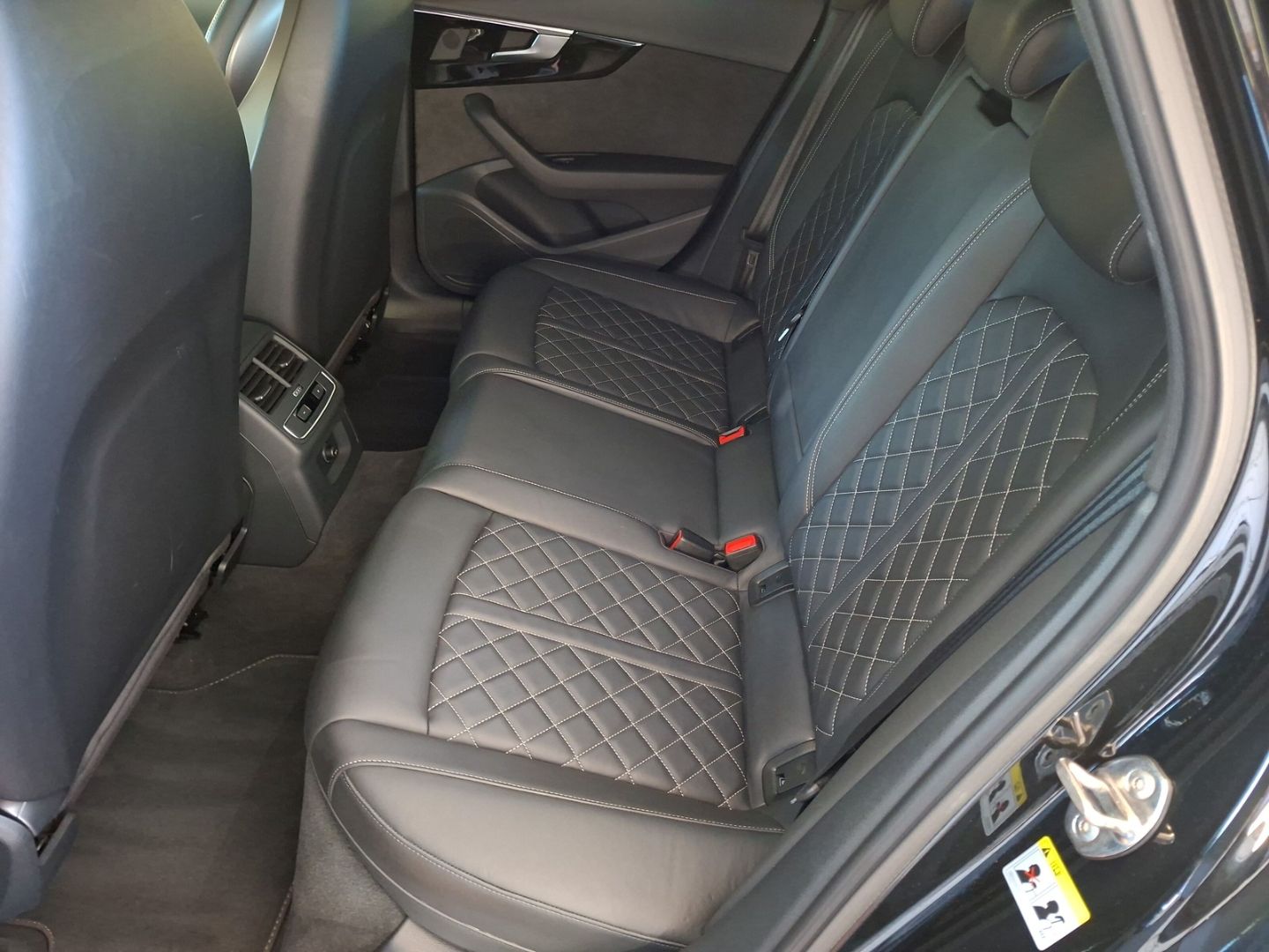 Audi A4 Avant 40 TDI quattro S line *Kamera*Keyless*