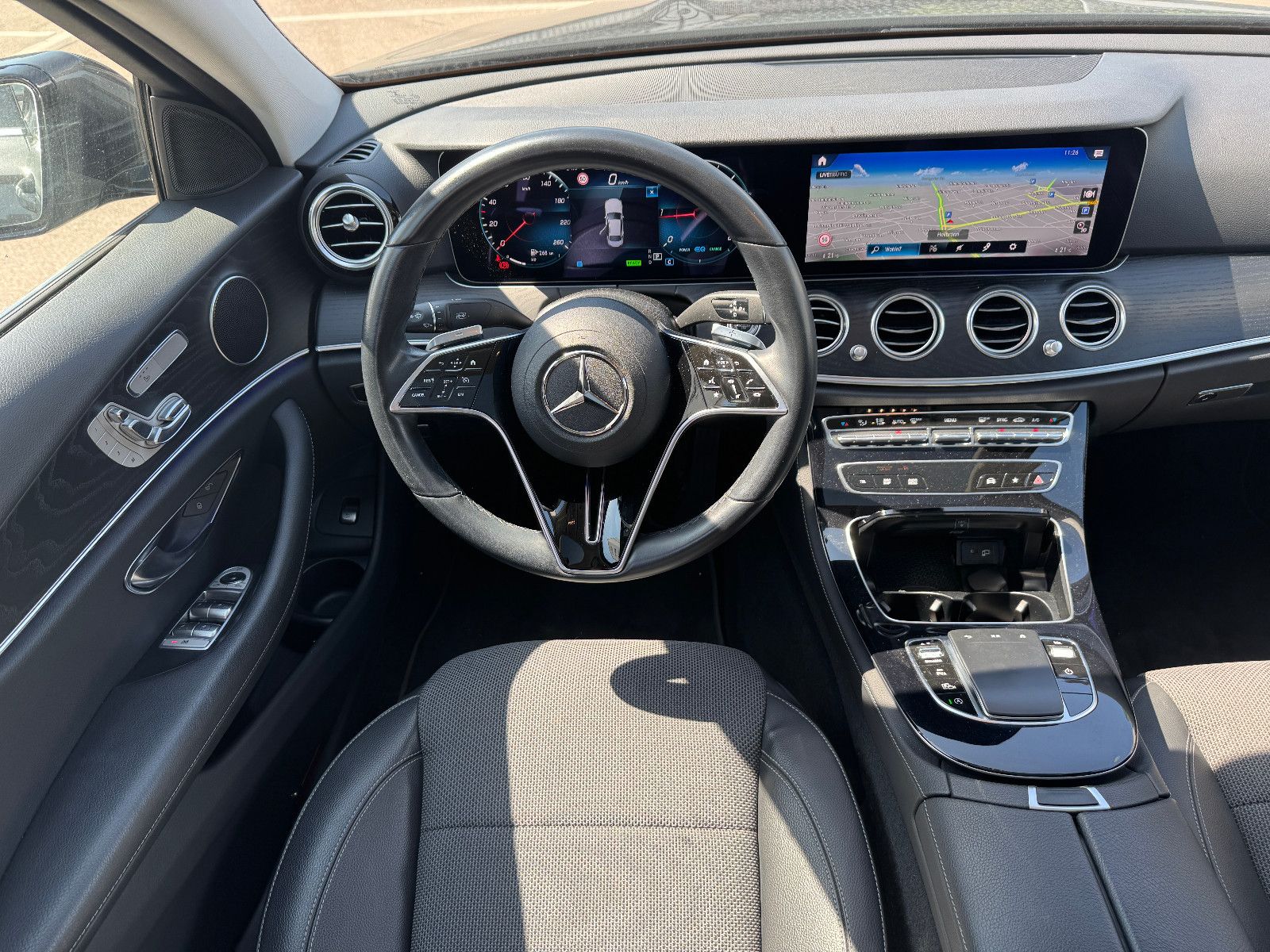 Mercedes-Benz E 220 d - Samsaru's Car Outlet
