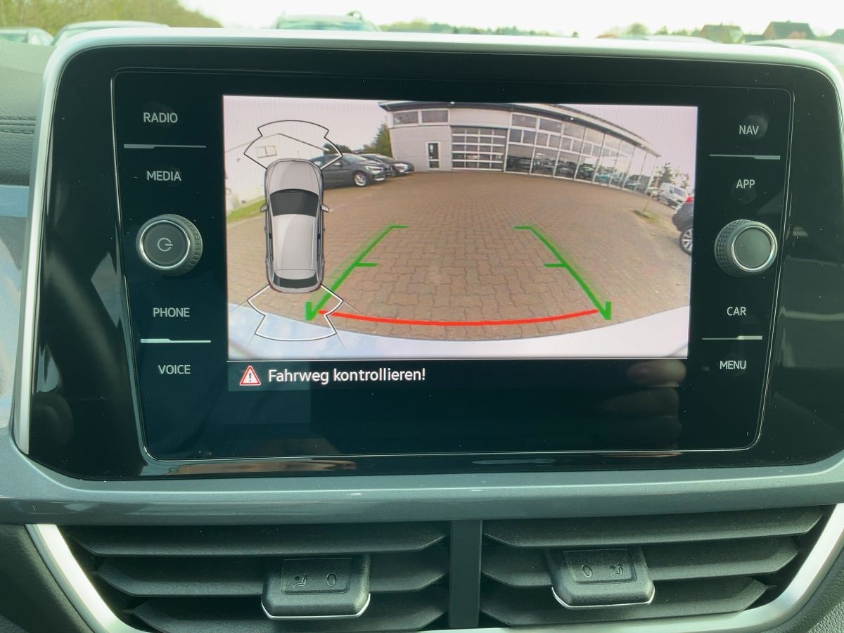 Volkswagen T-Roc - Samsaru's Car Outlet