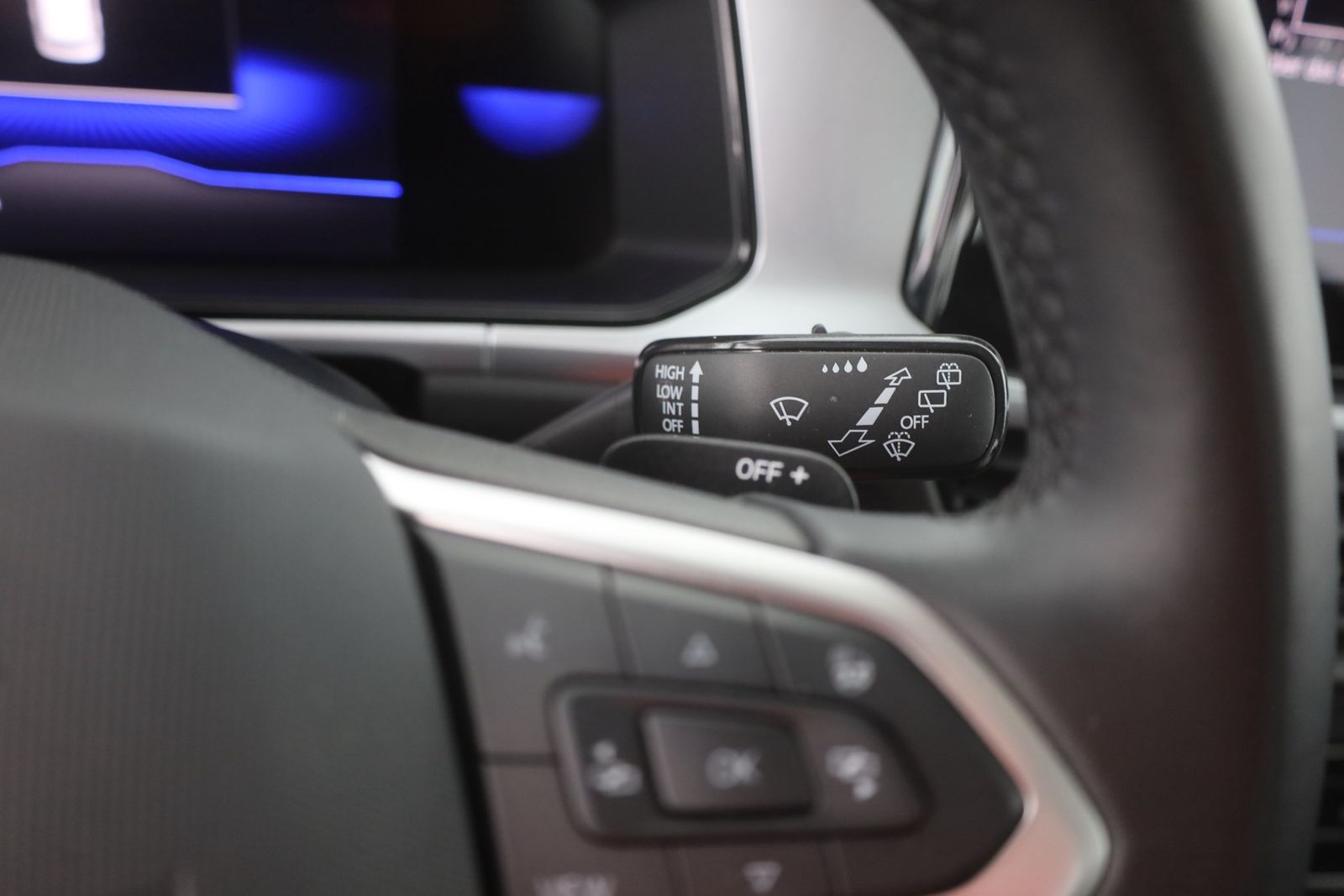 Volkswagen T-Roc 1.5 TSI DSG - Samsaru's Car Outlet