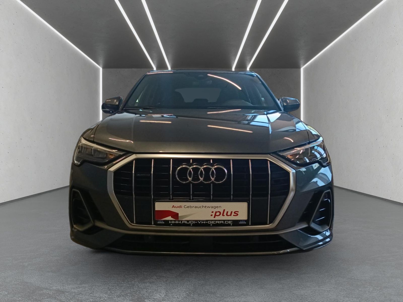 Audi Q3 40 TFSI quattro S tronic S-Line - Samsaru's Car Outlet