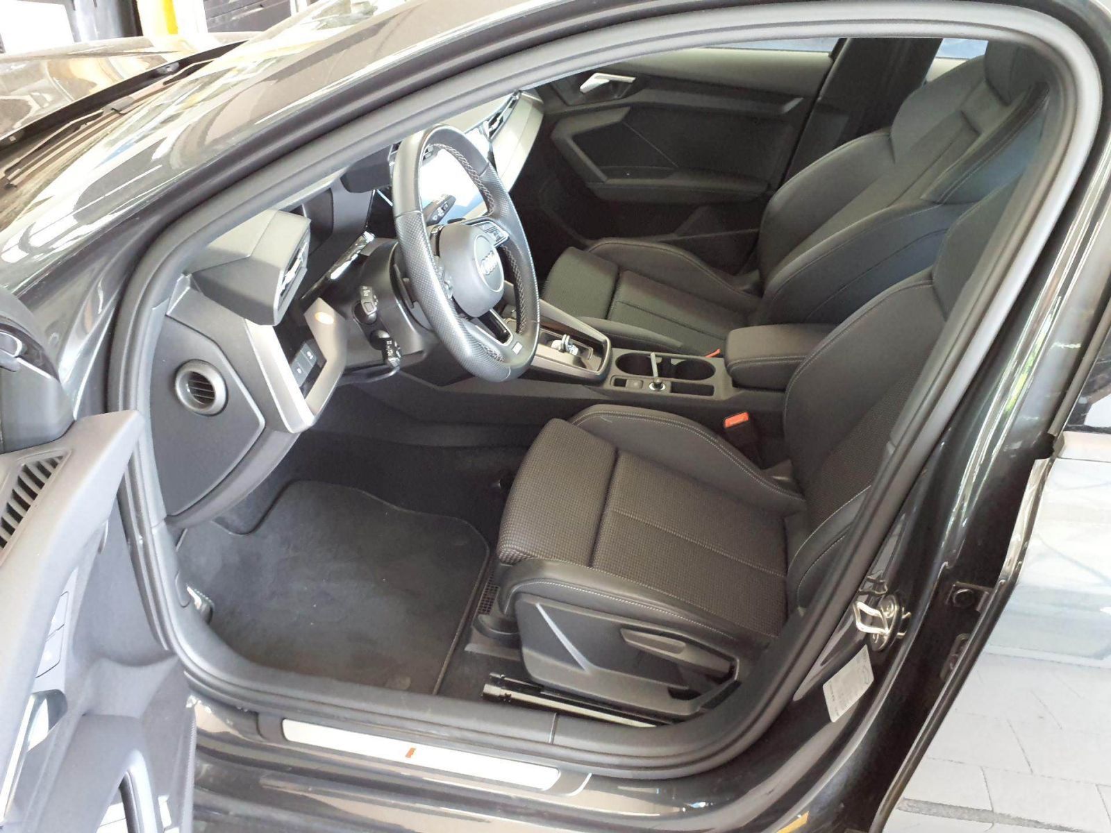 Audi A3 Sportback 30 TFSI LED Navi PDC+ Teilleder