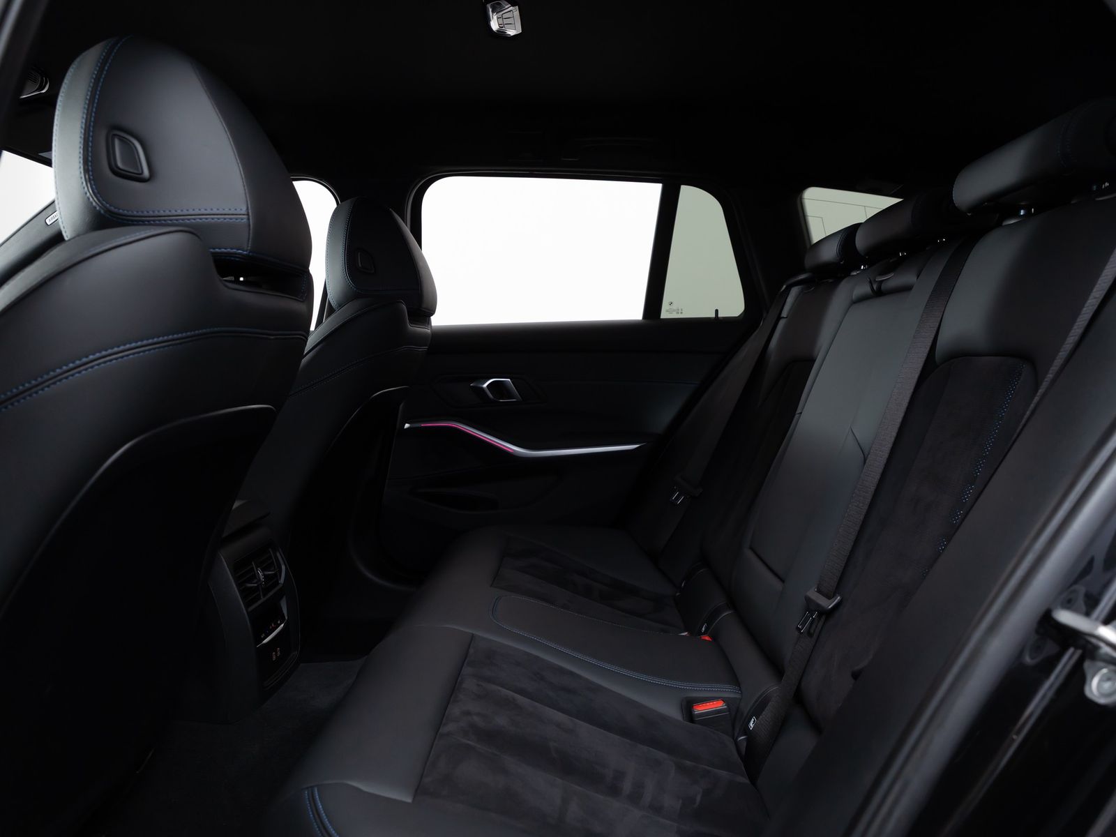 BMW 320d M Sport - Samsaru's Car Outlet
