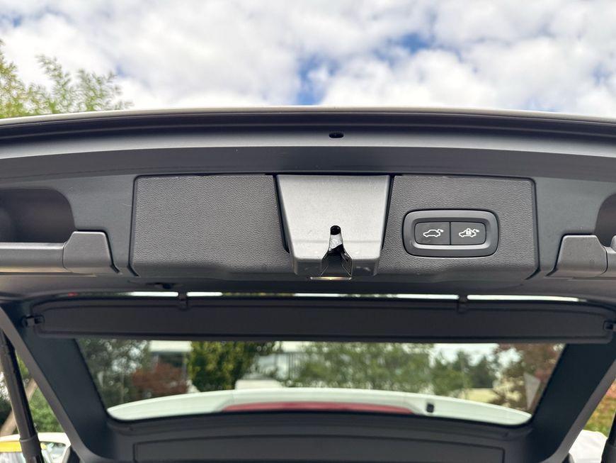 Volvo XC60 B5 B AWD Plus Dark